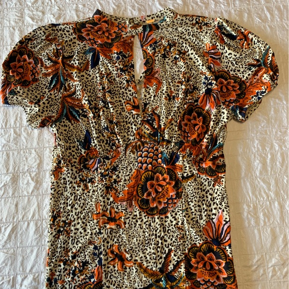 Free People Top Medium Hear Me Roar Floral cheetah leopard Short Sleeve - Picture 3 of 13